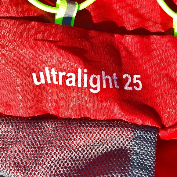 Clever Bees Ultralight 25 Water Resistant Packable Backpack - Picture 9 of 15